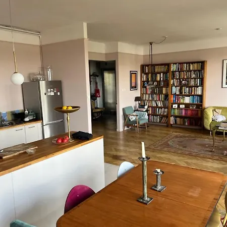 شقة Unique, 3 Bedroom In The Center *